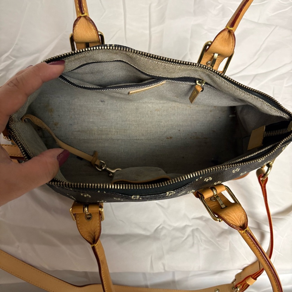 Dooney & Bourke handbag - Picture 6 of 6